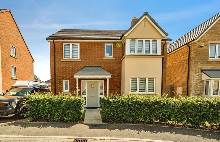 House Boundary Drive in Slough