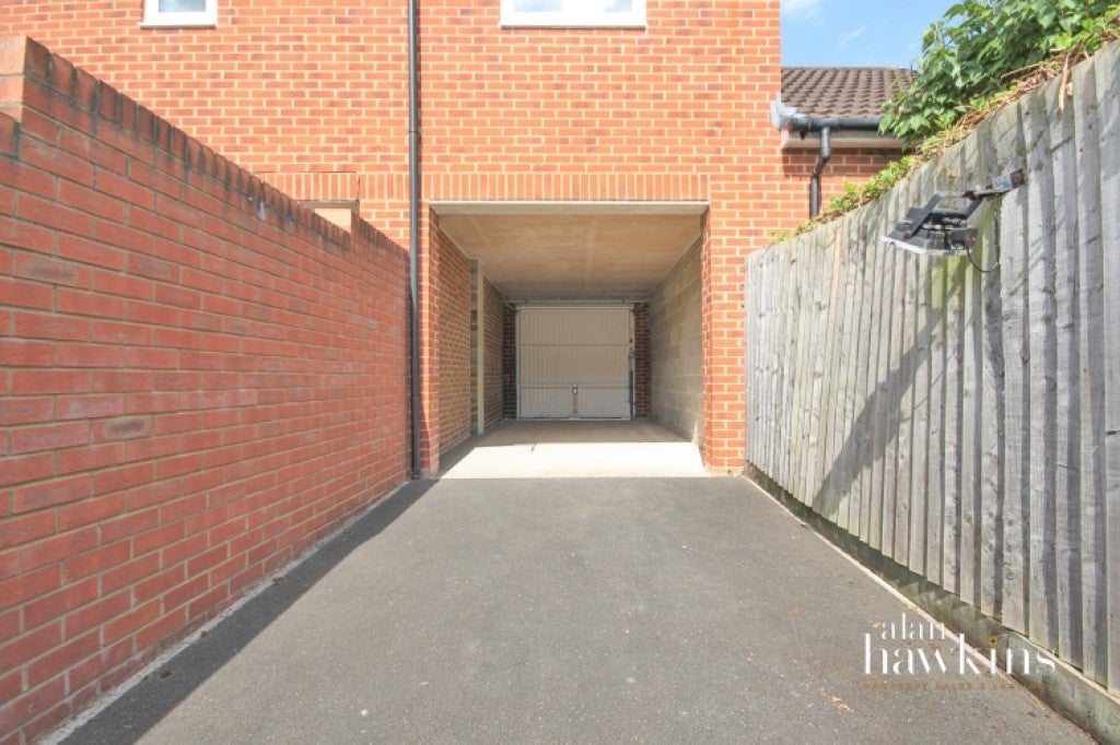 House Beaufort Avenue in Royal Wootton Bassett