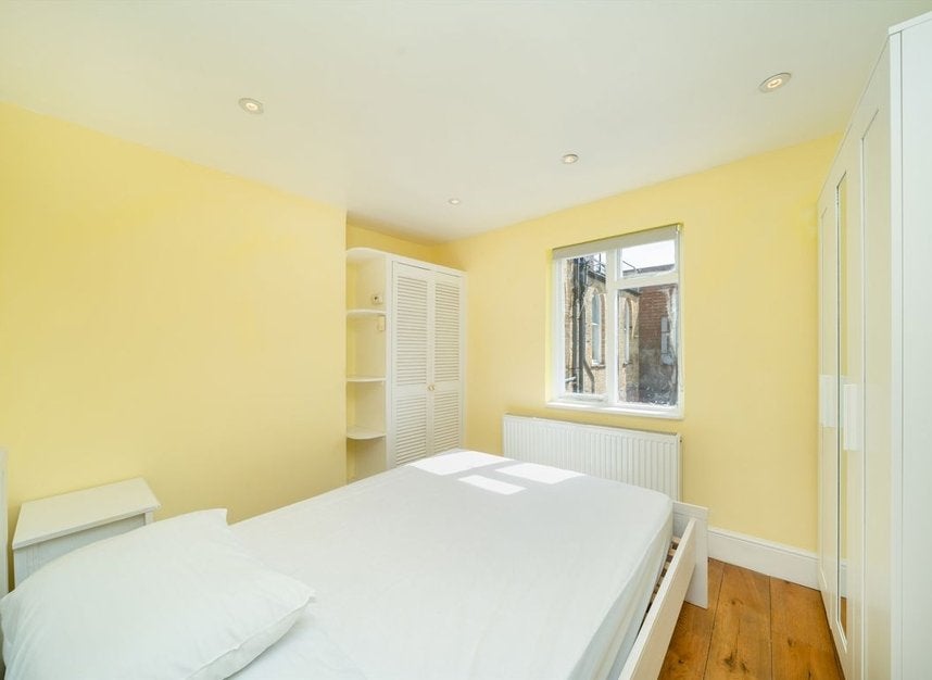 Flat West End Lane in Greater London