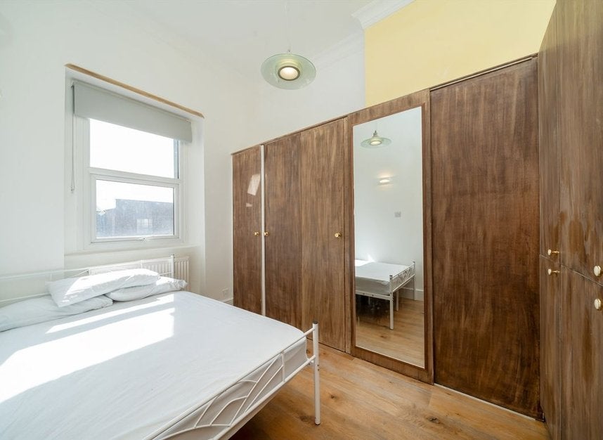 Flat West End Lane in Greater London