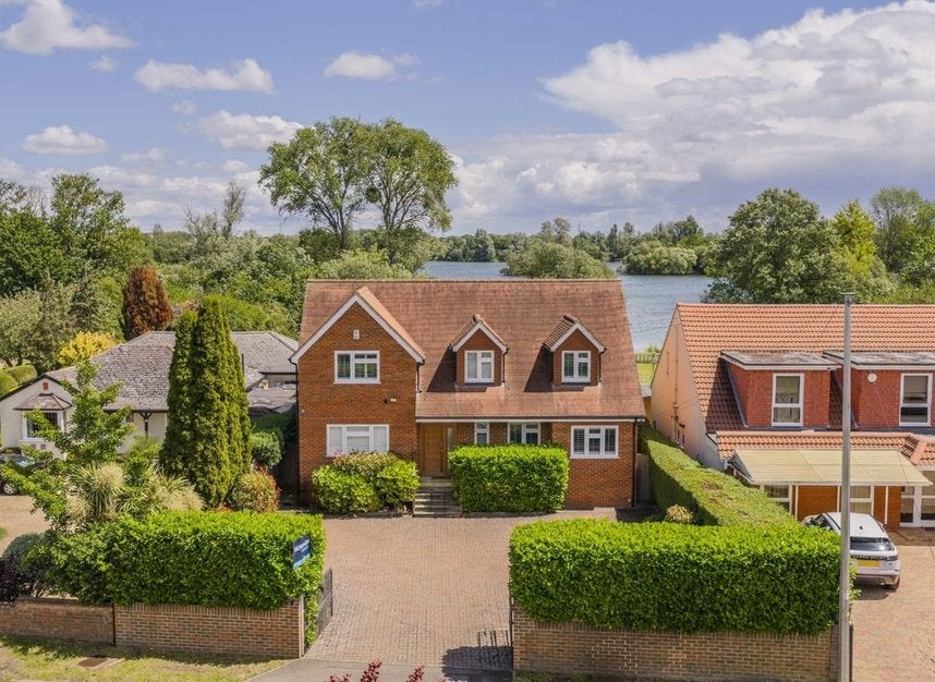 House Welley Road in Sunnymeads