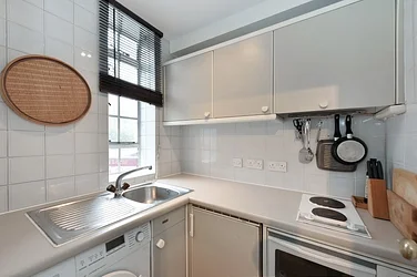 Flat Sloane Avenue in Greater London