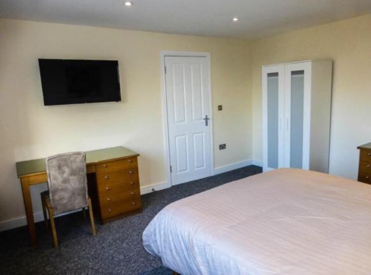 Room Hedley Croft in Birmingham