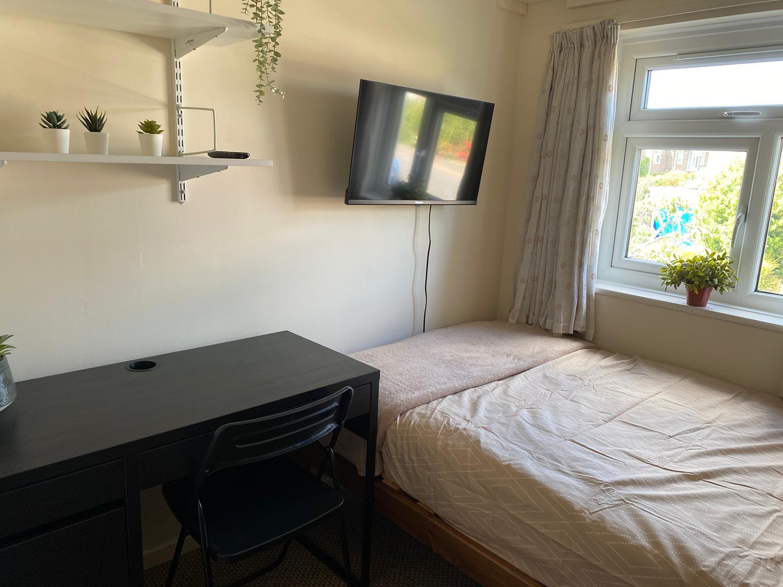 House Rushmead Close in Canterbury