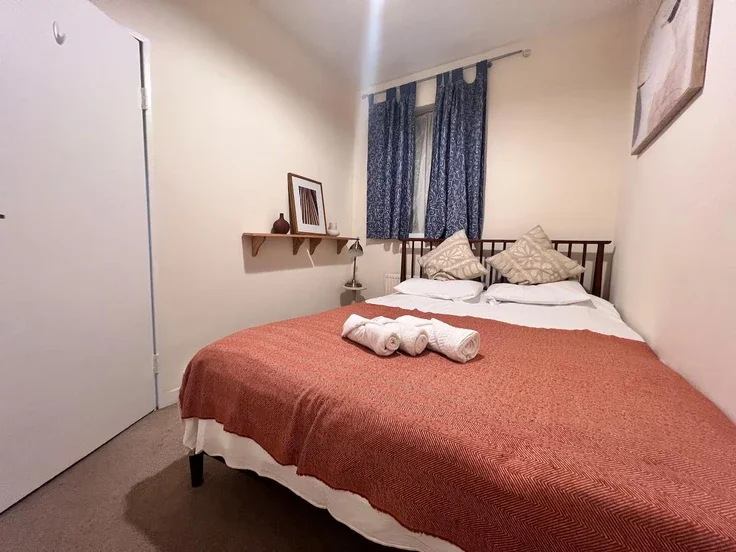 Flat Devonshire Court in Greater London