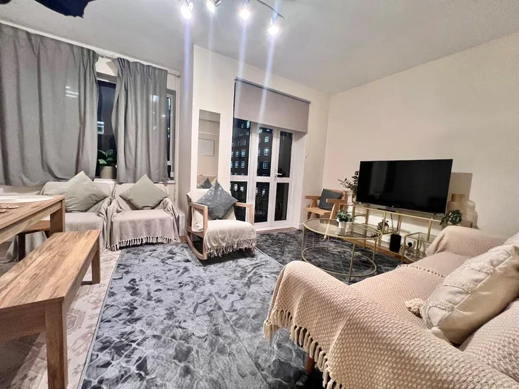 Flat Devonshire Court in Greater London