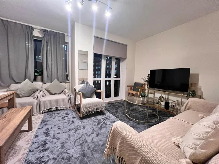 Flat Devonshire Court in Greater London
