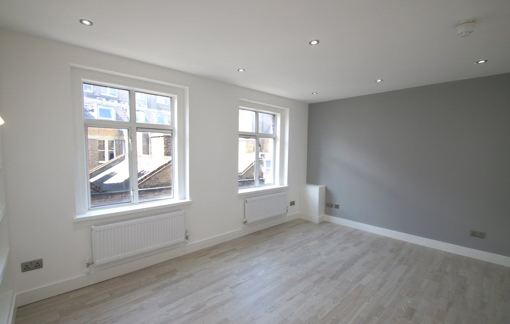 Flat Charlotte Place in Greater London