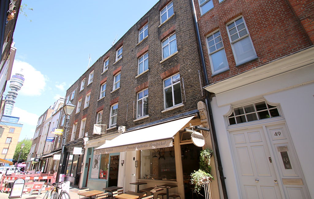 Flat Charlotte Place in Greater London