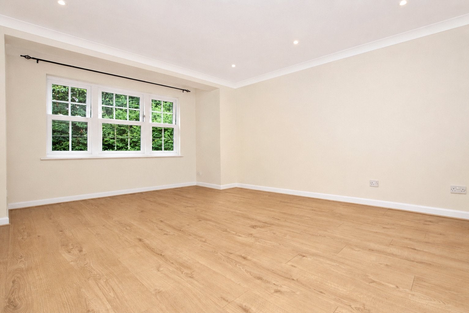 Flat Cranley Dene in Guildford