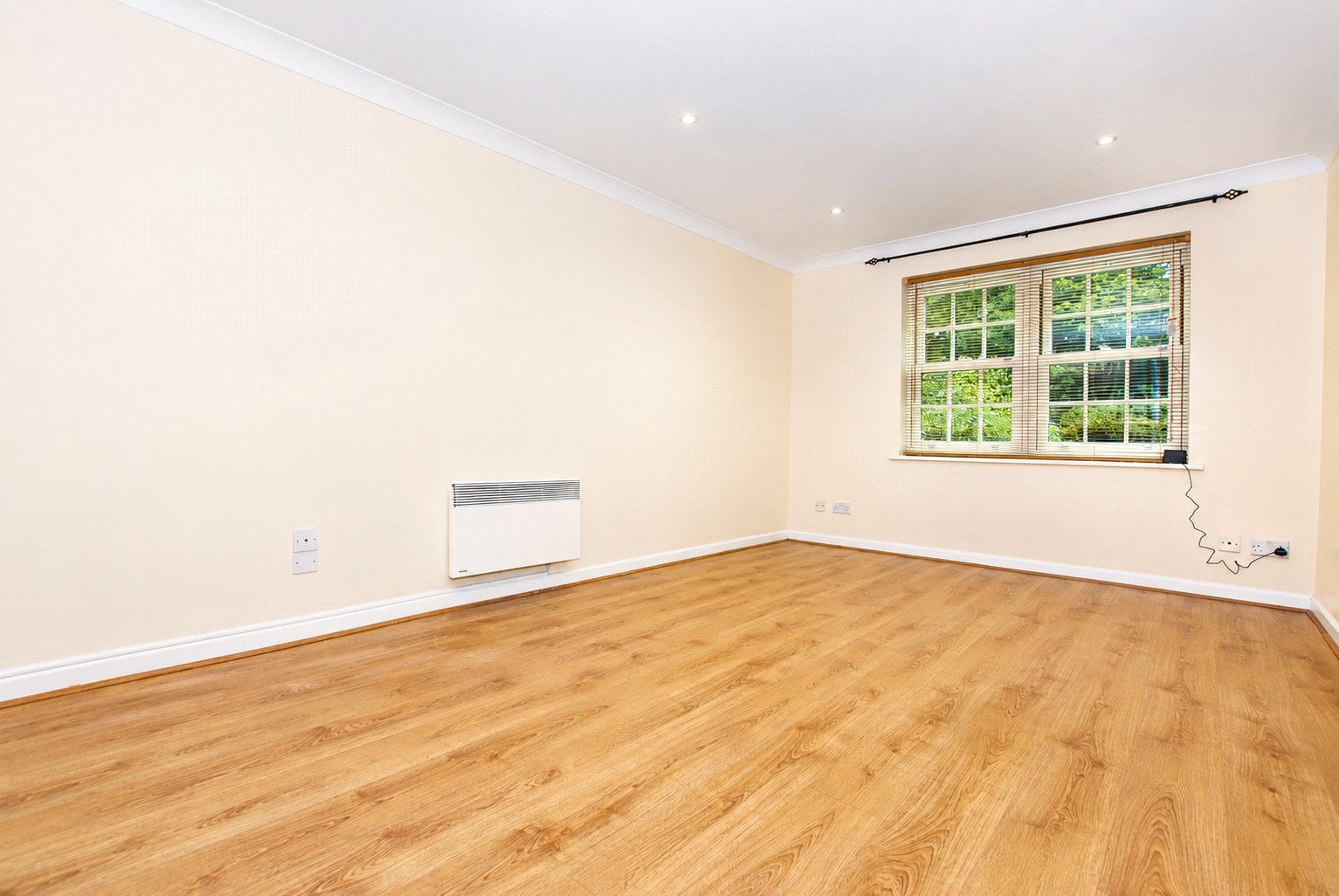 Flat Cranley Dene in Guildford