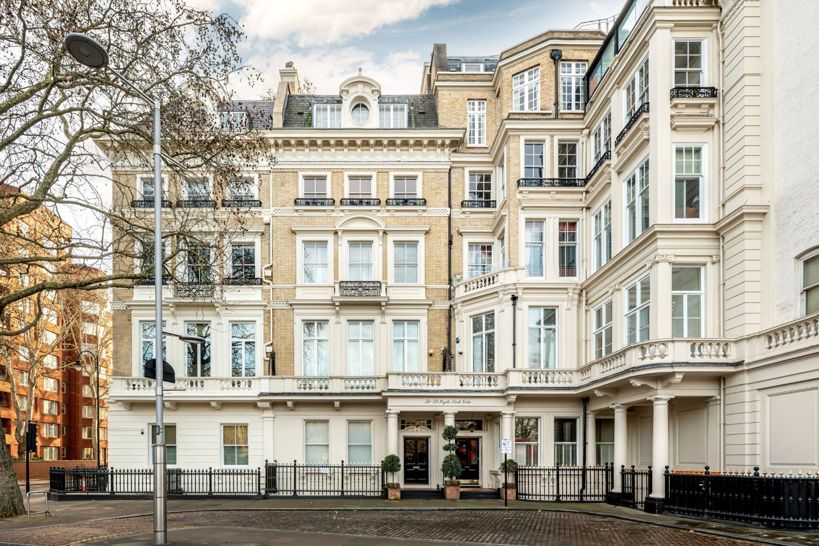 Flat Hyde Park Gate in Greater London