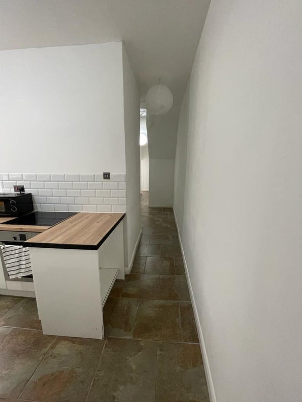 Room Mount Pleasant Road in Greater London
