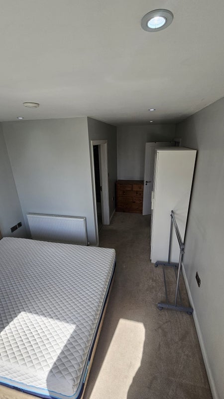 Room Ilderton Road in Greater London