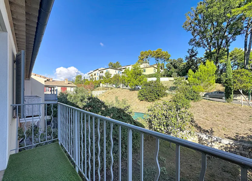 Appartement Chemin des Comtes de Provence à Le Rouret