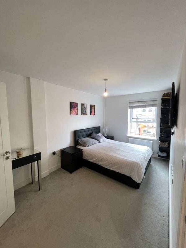 Room Fairfield Road in Brentwood