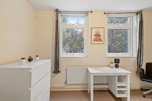 Room Chippenham Road in City of Westminster