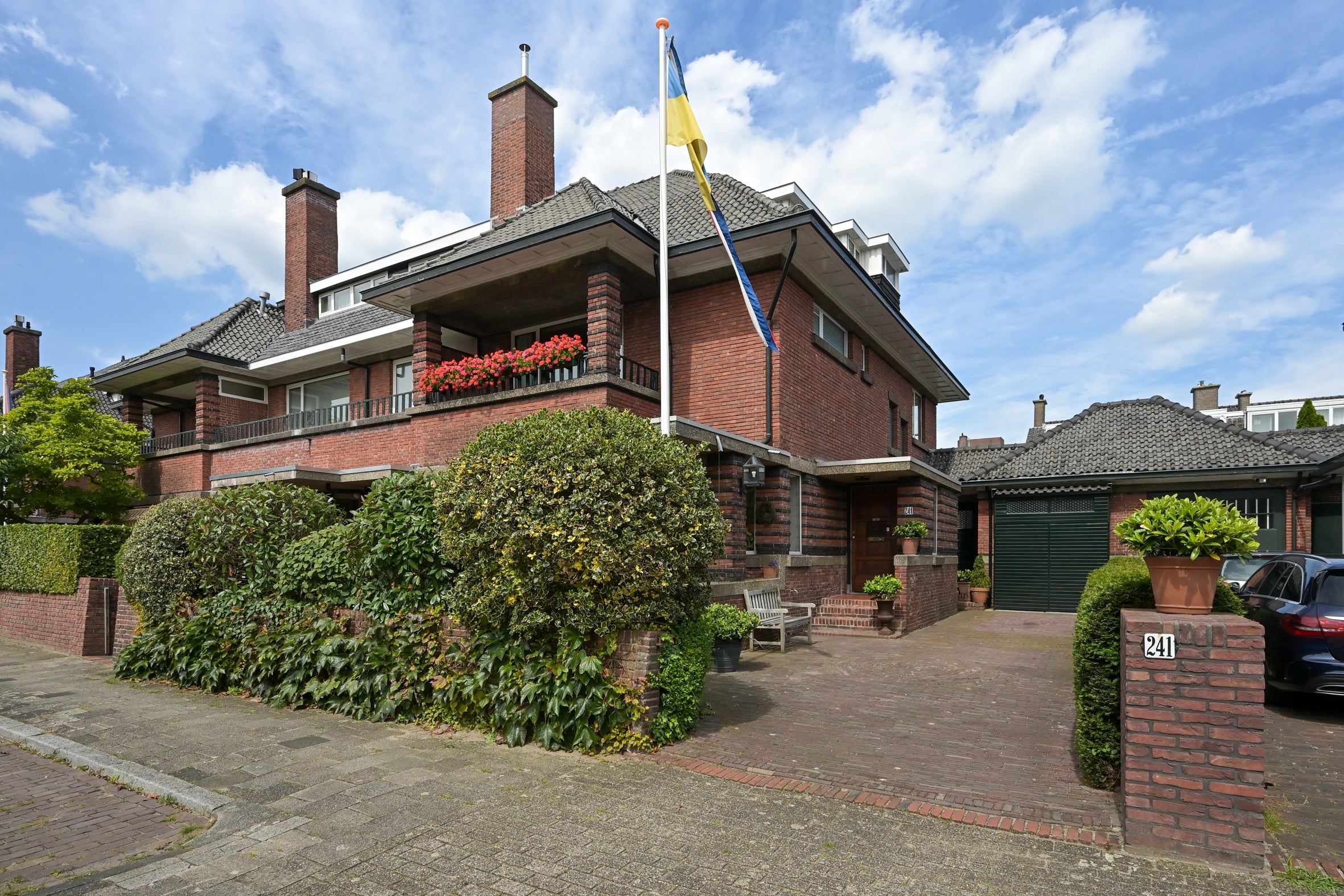 Huis Benoordenhoutseweg 241 in Den Haag
