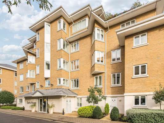 Flat Strand Drive in Greater London