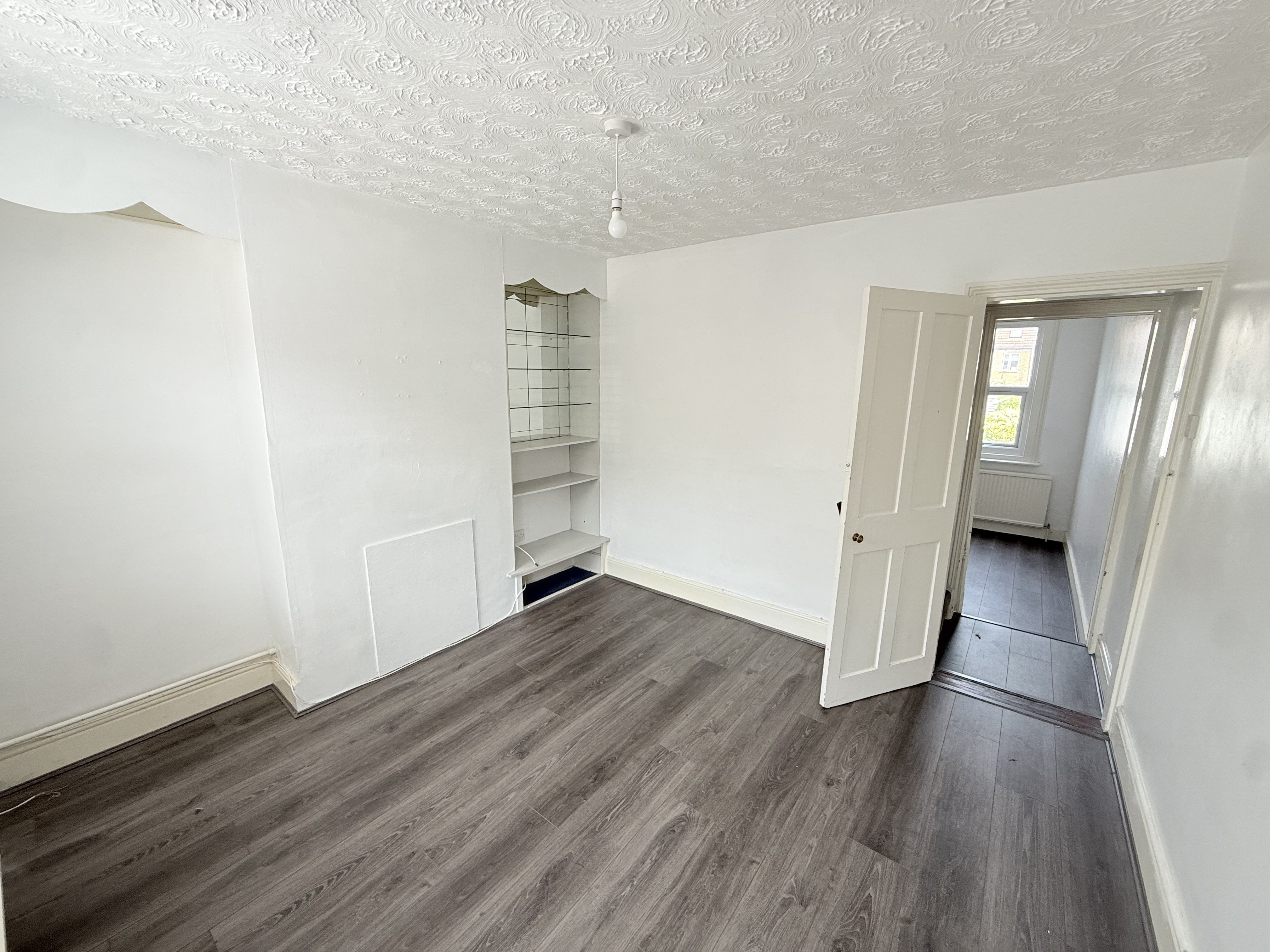 Flat Webster Road in Rainham