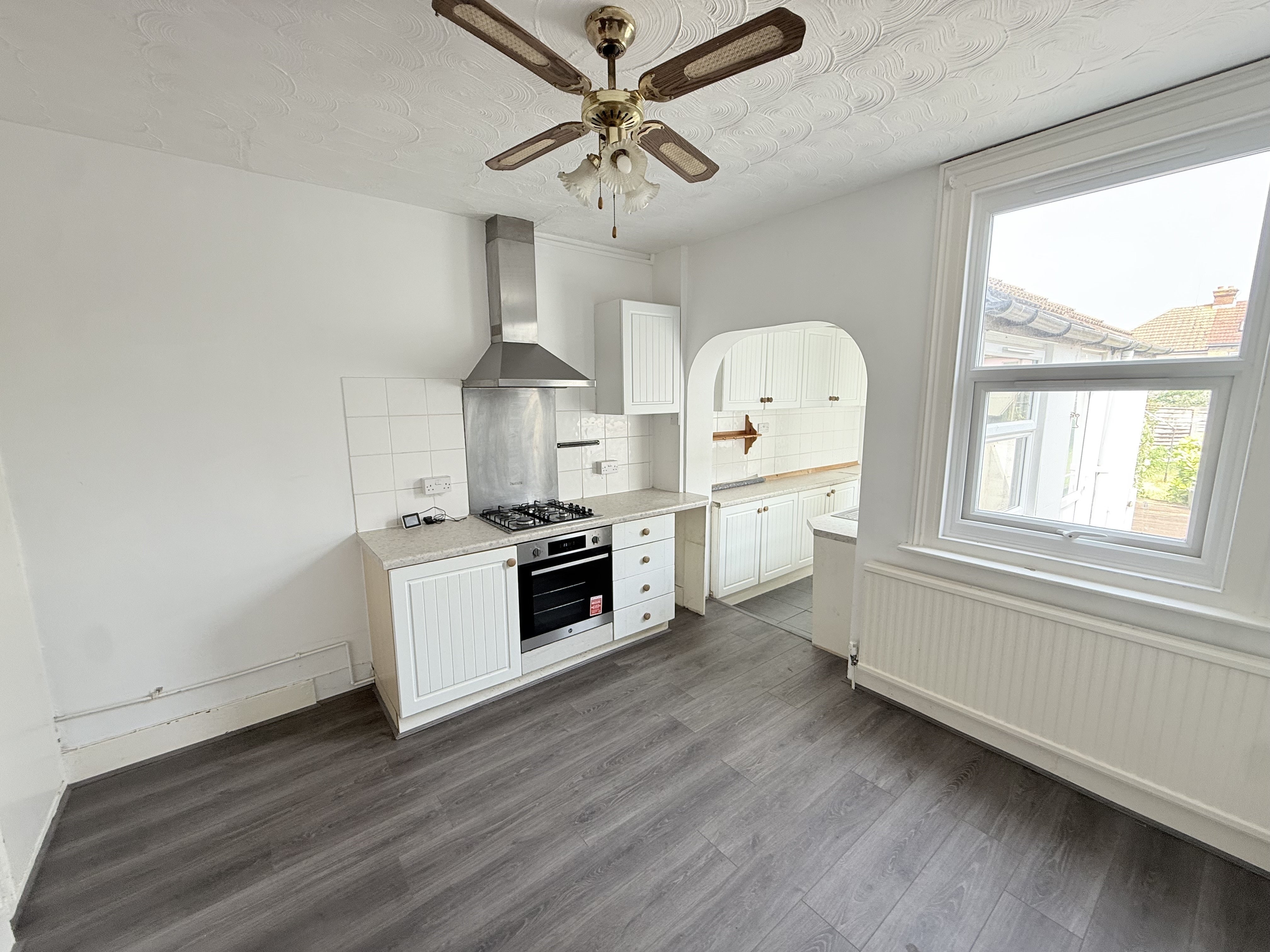 Flat Webster Road in Rainham