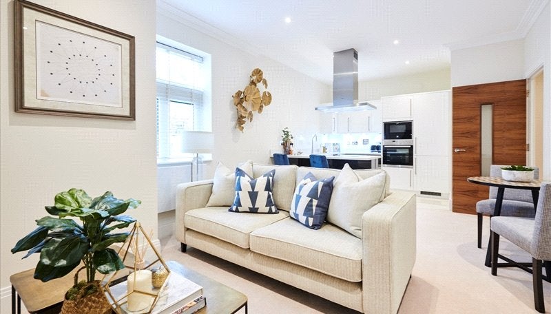 Flat Rainville Road in Greater London