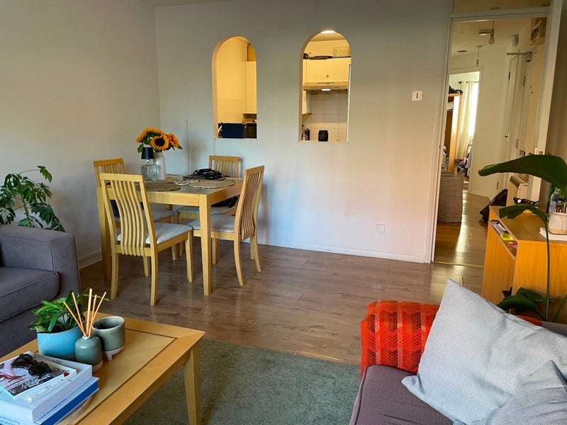 Room Sheppard Drive in Greater London