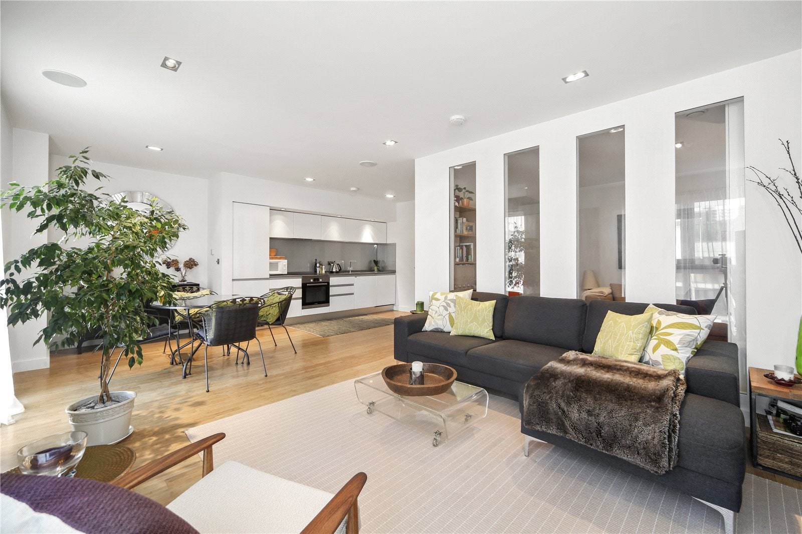 Flat Kingsland Road in Greater London
