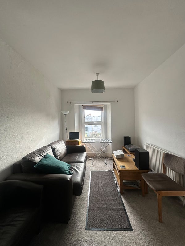 Room Merchants Road in Bristol