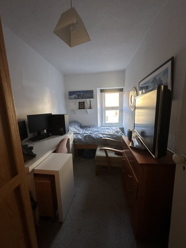 Room Merchants Road in Bristol