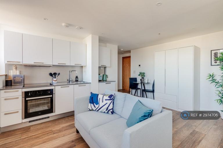 Flat Queen Street in Maidenhead