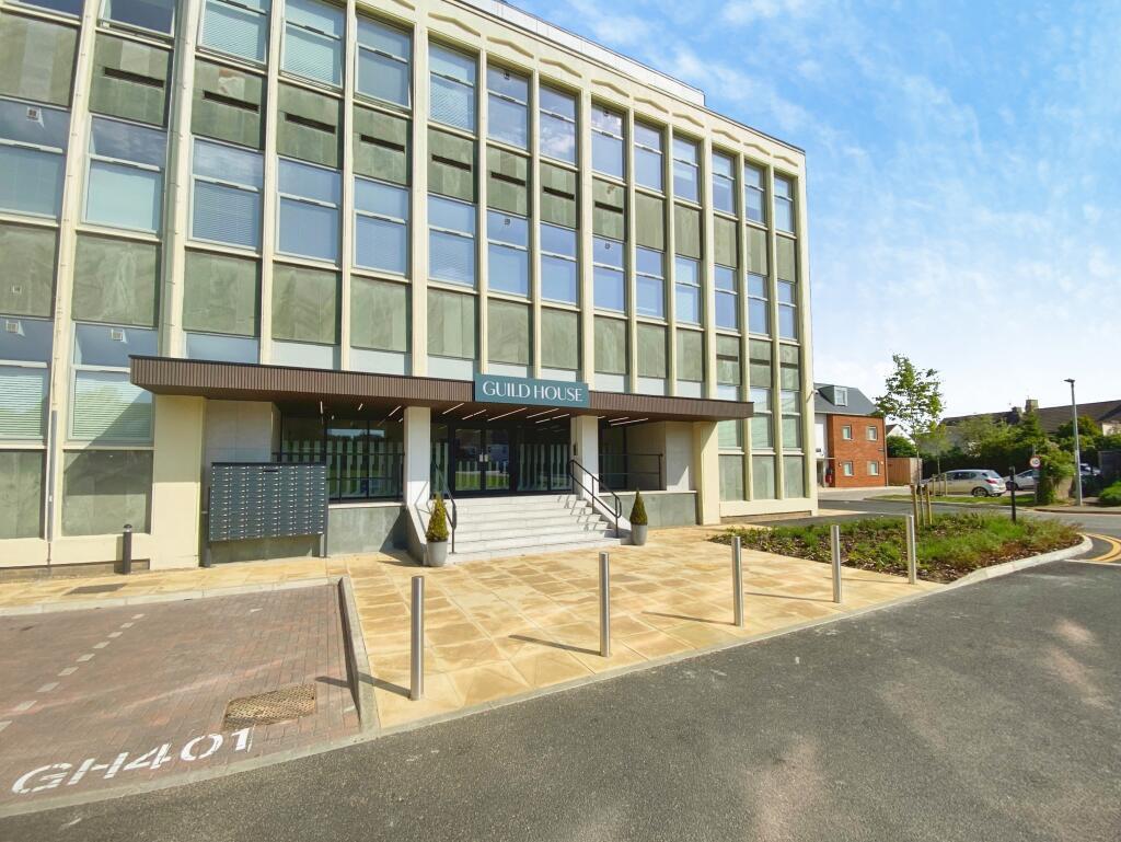 Flat Oundle Road in Peterborough