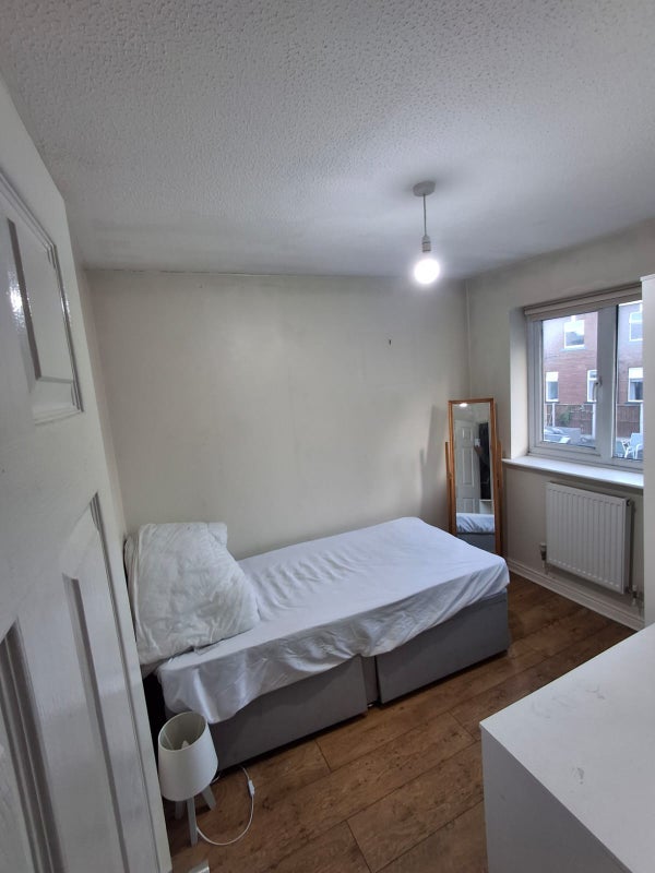 Room Whitewood Park in Liverpool