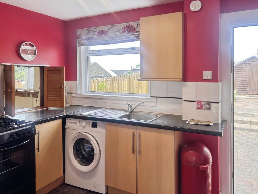 House Clermiston Crescent in City of Edinburgh