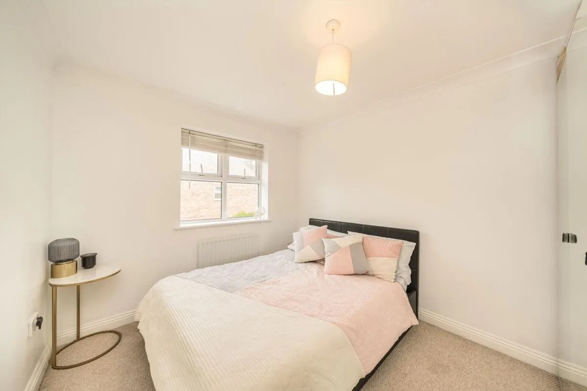 House Bankside Close in Greater London