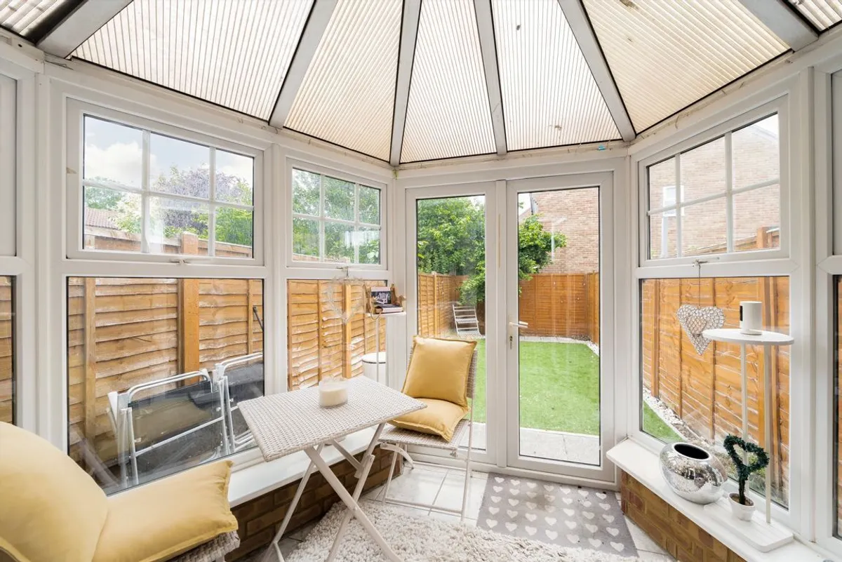 House Bankside Close in Greater London
