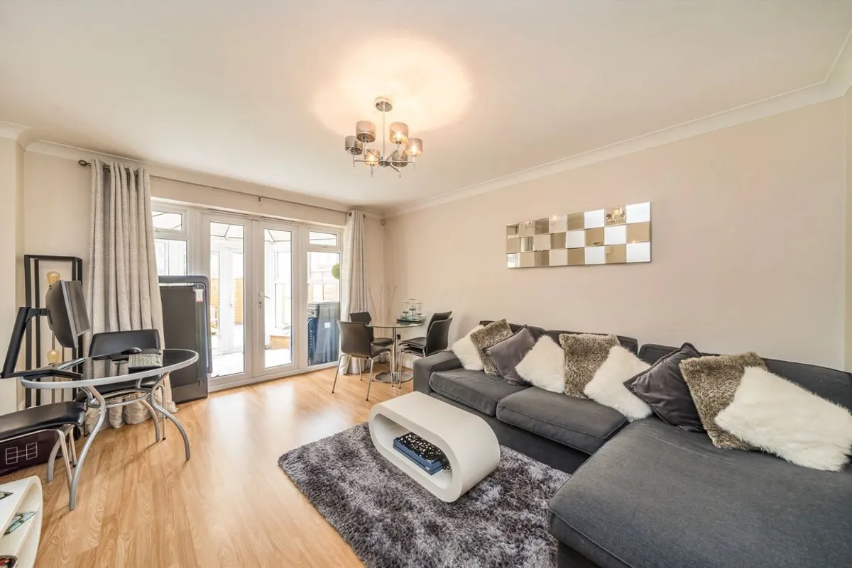 House Bankside Close in Greater London