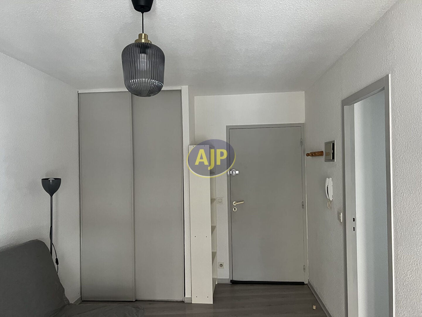 Appartement Route de la Fontbrune à Cours-de-Pile