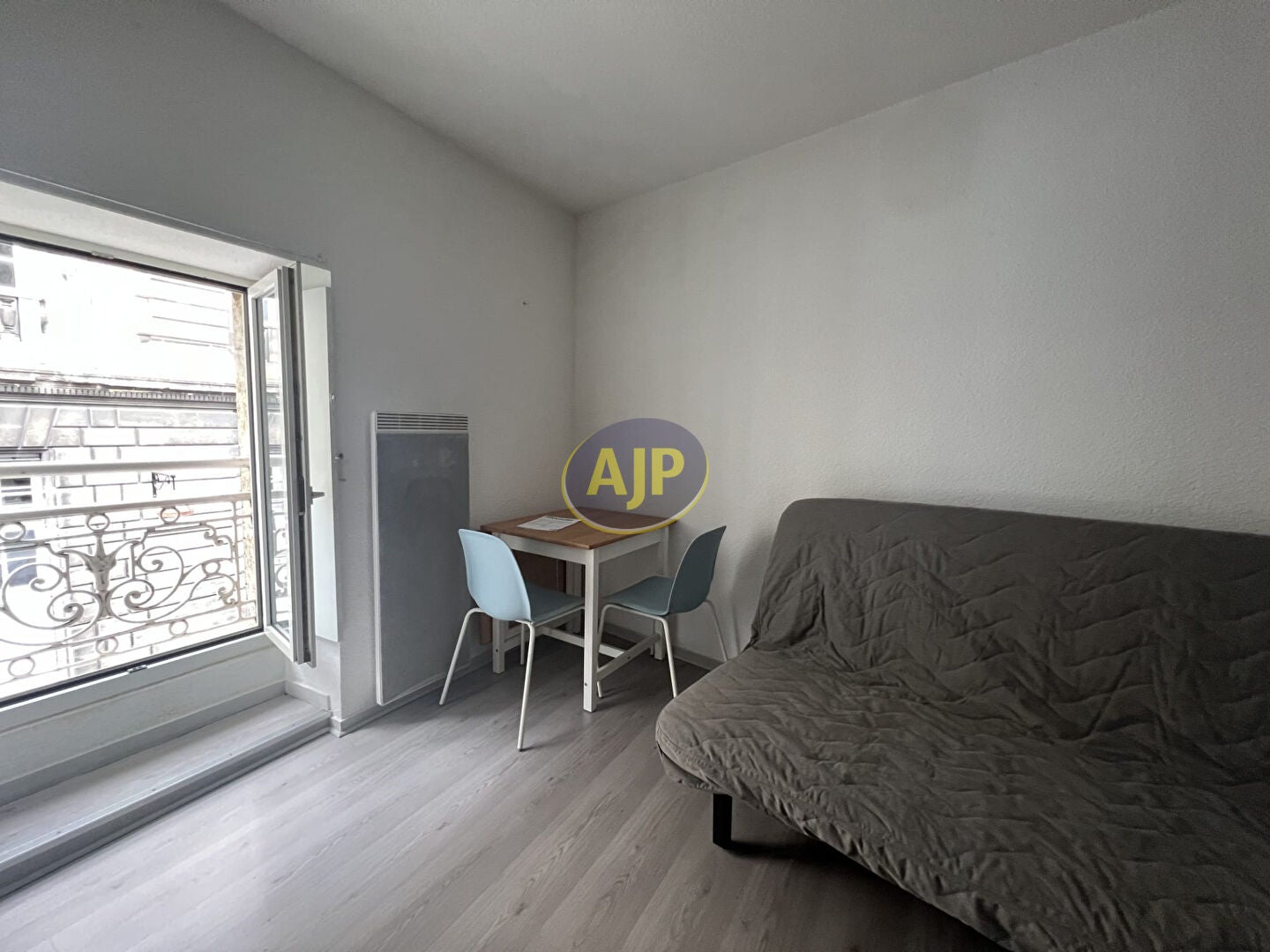 Appartement Route de la Fontbrune à Cours-de-Pile