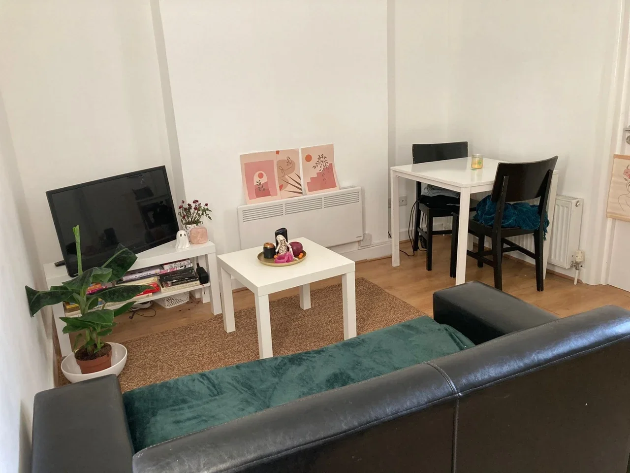 Flat Finchley Road in Greater London
