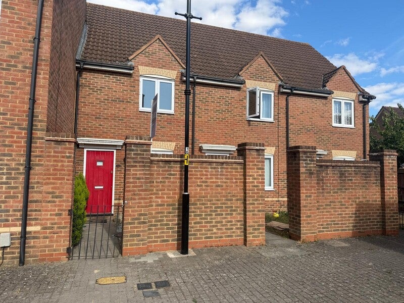 House Sandhill Way in Fairford Leys