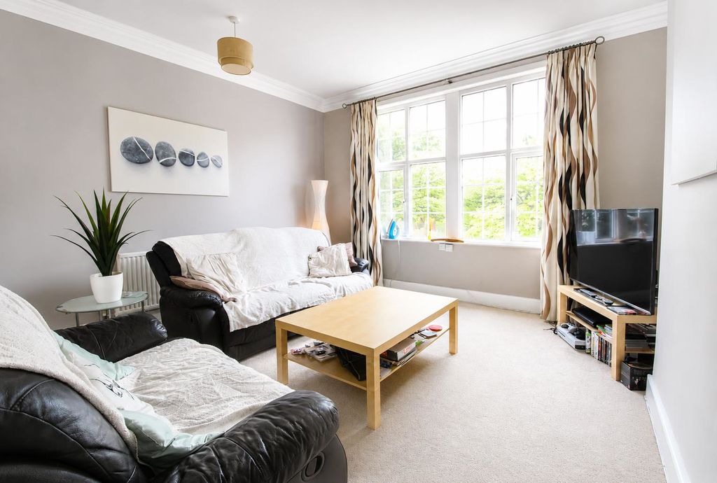 Flat Otley Road in Leeds