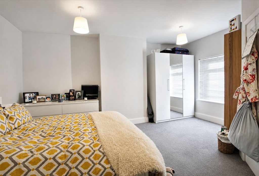 Flat Otley Road in Leeds