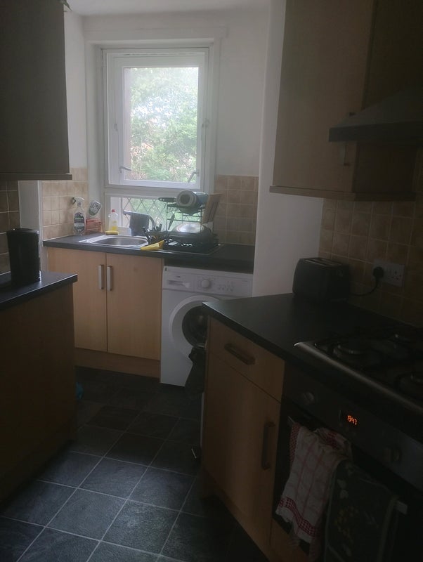 Room Dumbarton Road in Glasgow