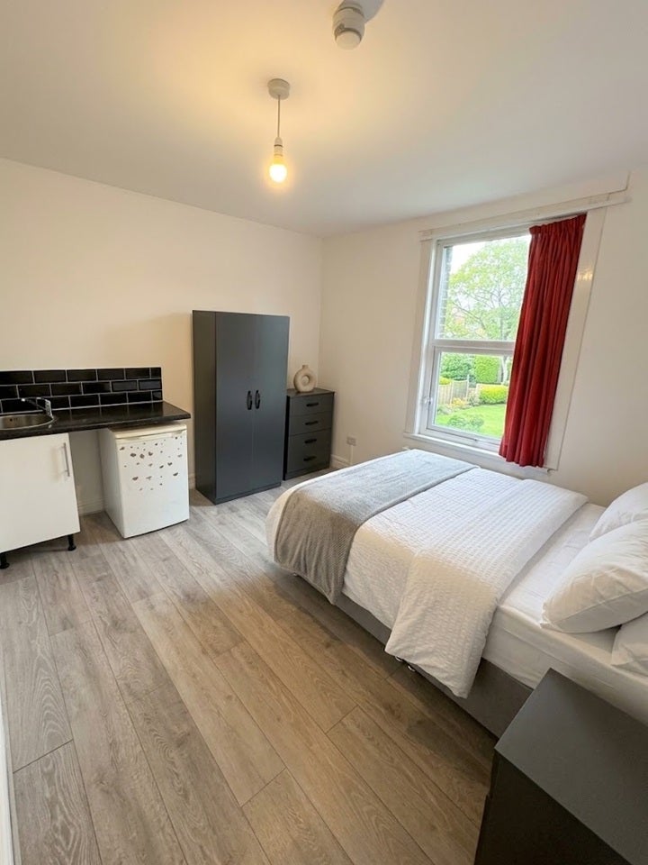 Room Stanstead Road in Greater London