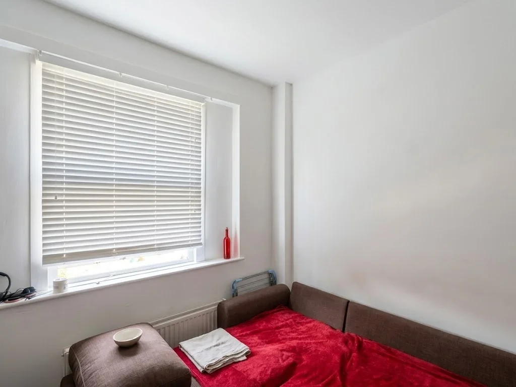 Room Stanstead Road in Greater London