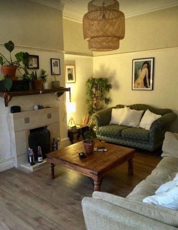 Room Rowan Avenue in Manchester