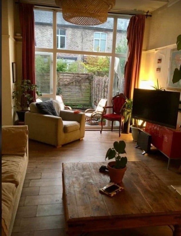 Room Rowan Avenue in Manchester