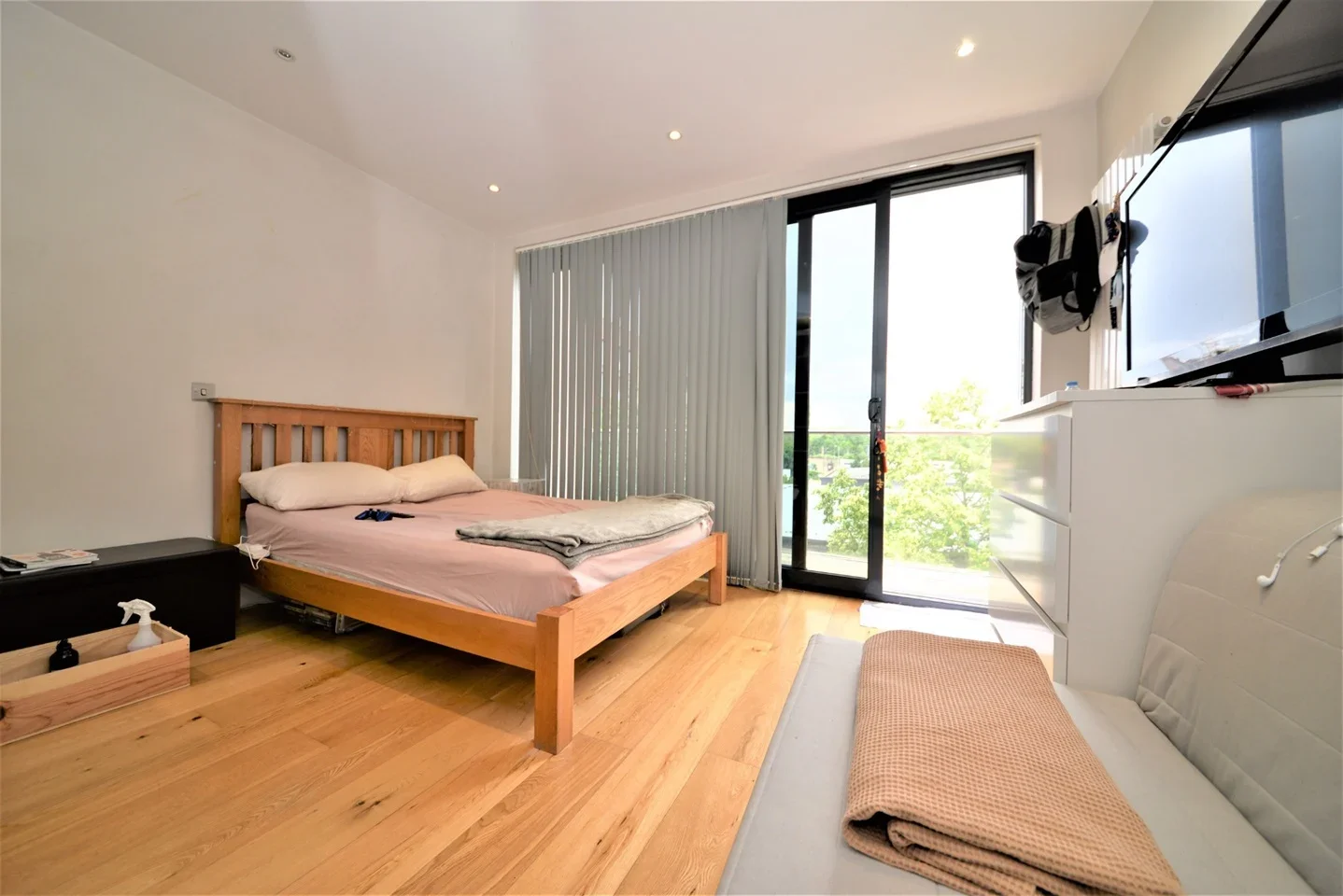 Flat Clifton Terrace in Greater London
