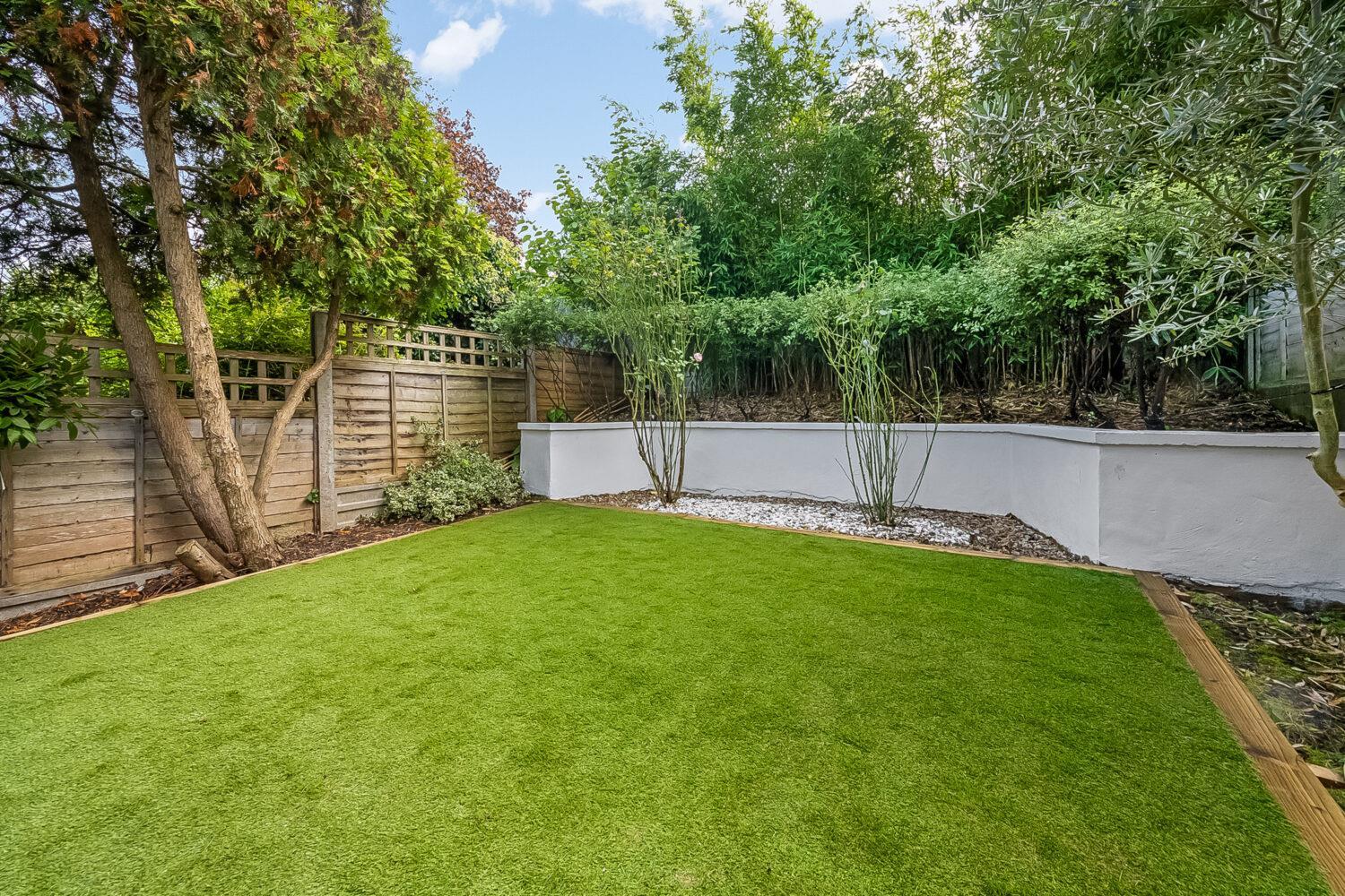 House Little Bornes in Greater London